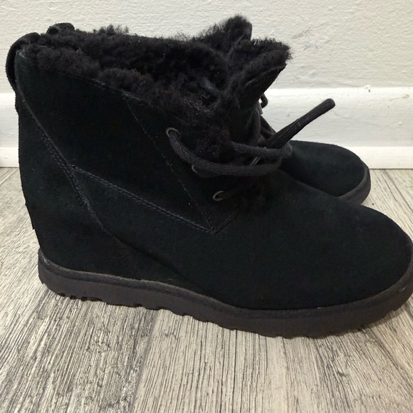 UGG Jeovana - Picture 4 of 6